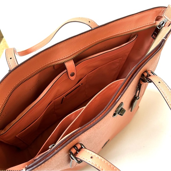 Coach Large Structured Pebble Tote w/Padded Tablet Compartment Excellent Cond. - Picture 2 of 16